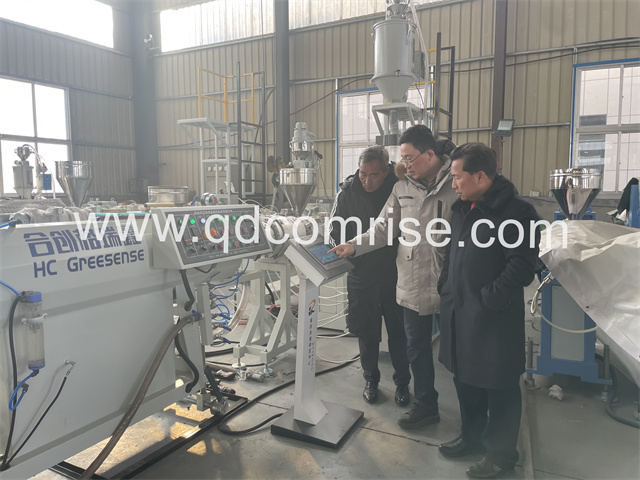 ABC trei straturi 20-110mm HDPE tevi Machine semnează contract cu clientul